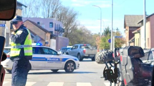 UPRAVO Vozač quada na raskrižju u Bjelovaru izbjegavao biciklista pa udario u auto