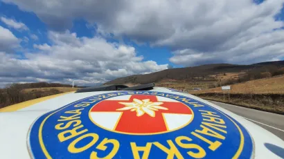 Pripadnik HGSS-a iz Čazme jurio je na akciju spa&scaron;avanja ljudskog života u Daruvaru / foto: HGSS