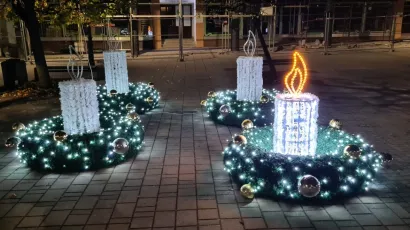 Prva adventska svijeća gori u Daruvaru/Foto: Vladimir Bilek