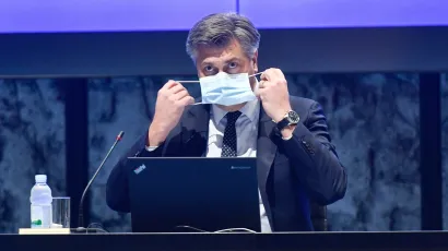 Premijer Andrej Plenković zarazio se koronavirusom u obitelji, supruga mu je bila pozitivna, a sada je i on /
Foto: Goran Mehkek/CROPIX
