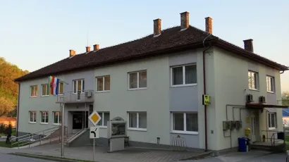 Zgrada Općine Sirač zbog oboljelih od korona virusa radit će samo za hitne slučajeve/Foto: Općina Sirač