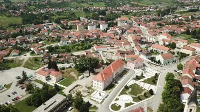 Gradu Pakracu je prije dvije godine Agencija za plaćanje u okviru Programa ruralnog razvoja odobrila 7 i pol milijuna kuna za obnovu sredi&scaron;njeg gradskog trga bana Josipa Jelačića / Foto: Grad Pakrac