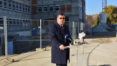 Bjelovarsko-bilogorski župan Damir Bajs snimljen nedavno ispred gradili&scaron;ta Opće bolnice Bjelovar / Foto: BBŽ