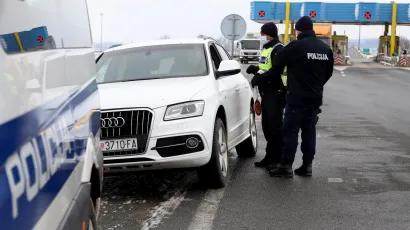 Policijska patrola kod naplatnih kucica/Foto: Željko Hajdinjak/CROPIX
