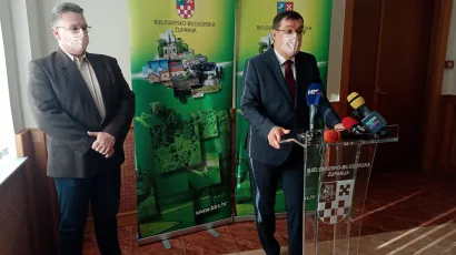 Župan Damir Bajs je rekao kako&nbsp;u posljednih osam godina Županija nije podignula niti jedan kredit za vlastito poslovanje, već da su svi krediti podignuti ranije /Foto: Deni Marčinković