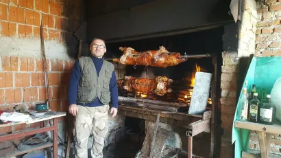 Korneliju Ivanoviću ovogodi&scaron;nji Tucindan nikako nije po volji. Kaže da nije očekivao da će mu danas doći puno ljudi, ali se iznenadio &scaron;to mu nije do&scaron;ao ba&scaron; nitko/Foto: Privatni album