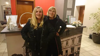 Sestre Ivona i Kristina Hodak morale su napustiti Petrinju i do&scaron;le su u Pakrac s Kristininom kćerkom Ivom (17) i sinom Svenom (15) Foto: Mario Barać