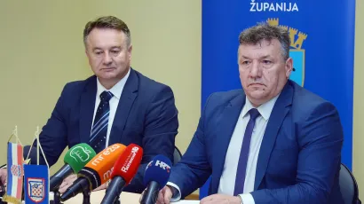 Župan Sisačko-moslavačke županije Ivo Žinić i gradonačelnik Gline Stjepan Kostanjević/Foto: Mate Pi&scaron;kor/CROPIX