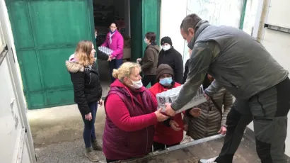 Djelatnice Općine Majur silno su se obradovale donaciji Grada Daruvara i Pivovare Daruvar koju su im dovezli Daruvarčani Tomislav Ga&scaron;par i Sa&scaron;a Pervan /Foto: Tomislav Ga&scaron;par