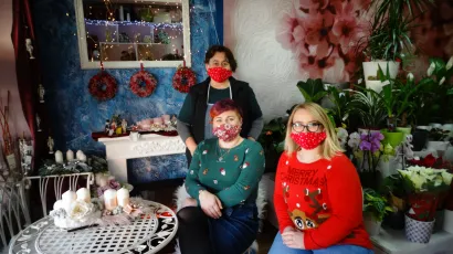 Zaposlenice Cvjećarnice Andy, Snježana Pineda (stoji), Andrijana Vinković i Kristina Dalponte/Foto: MojPortal.hr