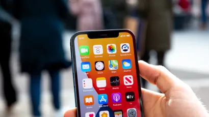 iPhone 12 ima vi&scaron;e magneta od ranijih modela/Foto: Unsplash