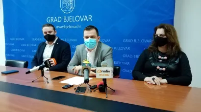 Igor Brajdić, zamjenik bjelovarskog gradonačelnika, Dario Hrebak gradonačelnik Bjelovara, Valna Bastijančić Erjavec, zamjenica bjelovarskog gradonačelnika/ Foto Deni Marčinković