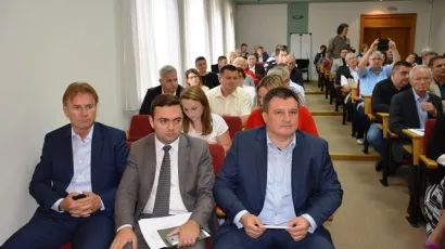 Zastupnici HDZ-a napustili su (elektronsku) sjednicu, a tri zastupnika Demokratskog HSS-a nisu se ni pristupila sjednici / Foto: BBŽ