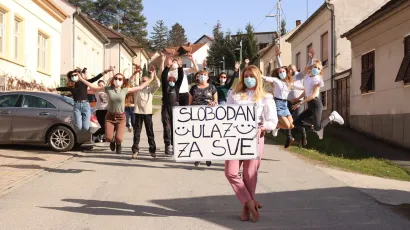 Ovako članovi udruge Impress odgovaraju svima onima koji zbog stranačke iskaznice nekome zabranjuju ulazak u lokale/Foto:Impress
