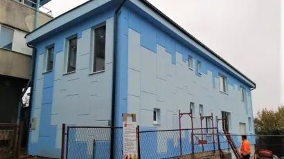 Pro&scaron;le je godine na toj zgradi obnovljeno krovi&scaron;te, promijenjena stolarija i postavljena vanjska ovojnica (fasada), a ukupna vrijednost tih radova je oko milijun kuna