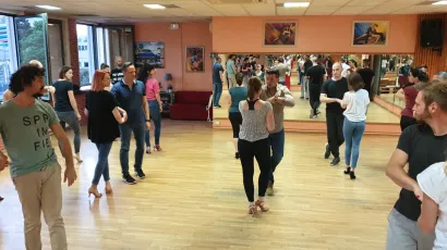 Ovako su izgledale njihove plesne radionice prije korone/Foto: Plesni studio Fever