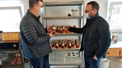 Župan Damir Bajs i Hrvoje Cindrić, vlasnik OPG Cindrić/Foto: Deni Marčinković