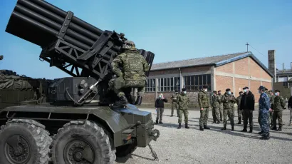 Ministar Banožić i admiral Hranj obi&scaron;li su pripadnike Topničko-raketne pukovnije koji sudjeluju u po&scaron;umljavanju te vojarnu "Bilogora" u Bjelovaru | Foto: MORH/ F. Klen