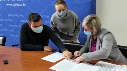 Gradonačelnik Bjelovara Dario Hrebak obja&scaron;njava stavke iz proračuna/Foto: Martina Čapo