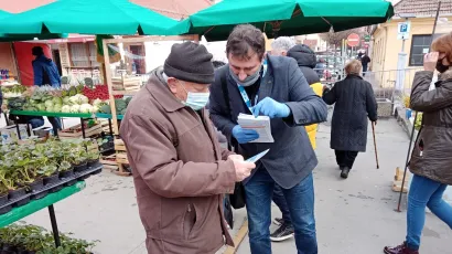 Edukacija građana na gradskoj tržnici u sklopu Svjetskog dana potro&scaron;ača/ Foto: Deni Marčinković
