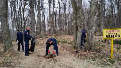 Članovi Dobrovoljnog vatrogasnog dru&scaron;tva Daruvar u akciji či&scaron;ćenja okoli&scaron;a/Foto: DVD Daruvar