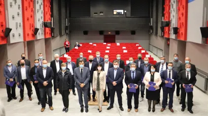 Zajednička fotografija čelnika općina, gradova i županije s ministricom Nata&scaron;om Trami&scaron;ak i državnim tajnikom Velimirom Žuncem/Foto: MojPortal.hr