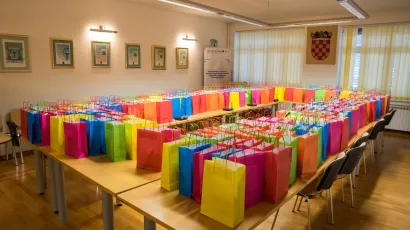 Poklon paketi koji je Grad Daruvar dao korisnicima programa ZaželiFoto: Grad Daruvar