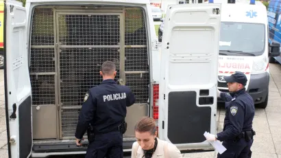 Migranti se trenutno nalaze u policijskoj postaji u Daruvaru/Foto: Željko Hajdinjak/CROPIX (ilustracija)