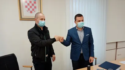 Vlasnik tvrtke Viz-ex, Ivica Vizinger, i gradonačelnik Bjelovara, Dario Hrebak/ Foto: Deni Marčinković