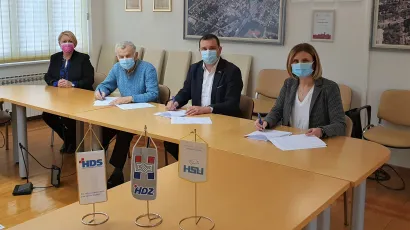 Vanda Cegledi kandidat za zamjenicu gradonačelnika Daruvara, Stjepan Trkač u ime Hrvatske stranke umirovljenika, Damir Lneniček kandidat za gradonačelnika i Ivana Djedović u ime Hrvatske demokr&scaron;ćanske stranke/Foto: Grad Daruvar