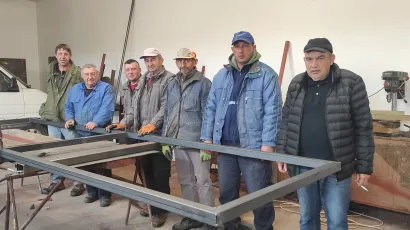 Zaposlenici velikogrđevačkog Komunalnog poduzeća, zajedno s direktorom Milanom T&scaron;ćanom (skroz desno)/Foto: Martina Čapo