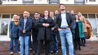 Igor Jare&scaron;, Danijela &Scaron;tefan i SDP-ovci ispred zgrade daruvarske Gradske uprave/Foto: MojPortal.hr