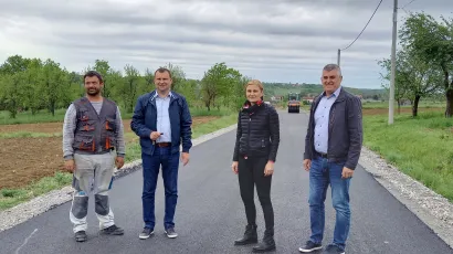 Sa&scaron;a Coufal mje&scaron;tanin Ljudevit sela i vijećnik, gradonačelnik Damir Lneniček, direktorica Darkoma Ivana Djedović i član uprave Darkoma Boro Karačić/Foto: Daria Marković