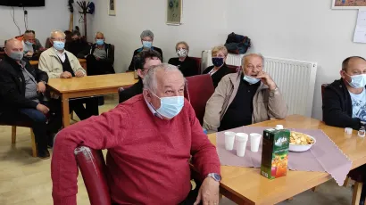 Umirovljenici s područja Grada i okolnih Općina potpisali su ugovore s dožupanom Alićem/Foto: Martina Čapo