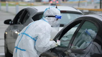 Uzimanje uzoraka za testiranje na korona virus/
Foto: Vlado Kos/CROPIX






&nbsp;