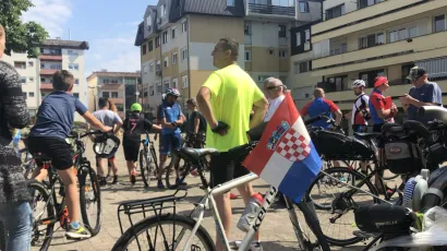 Dobro raspoloženi biciklisti/Foto: Janja Čaisa