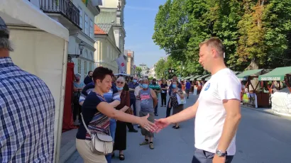 Nina Renić iz Zavoda za javno zdravstvo dočekala je župana Maru&scaron;ića na punktu za cijepljenje/Foto: Martina Čapo