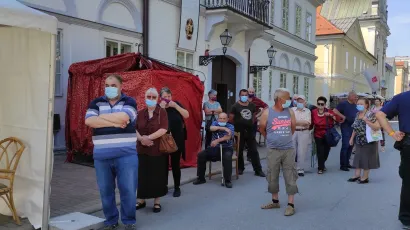Na cijepljenje se danas čekalo od ranoga jutra, stoga će punkt za cijepljenje biti postavljen i sutra/Foto: Martina Čapo