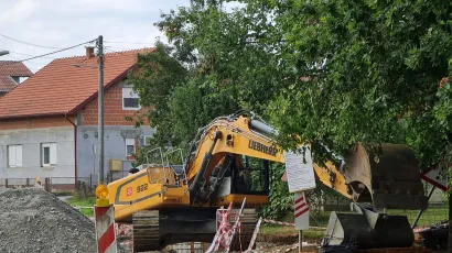 Bageri na cesti-česta slika po Bjelovaru/ Foto: Facebook