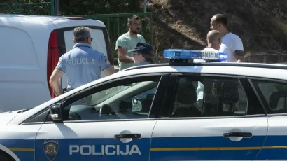 Bjelovarčanin se nemalo iznenadio iskopav&scaron;i bagerom bombu u vlastitom dvori&scaron;tu
Foto: Paun Paunovic/CROPIX