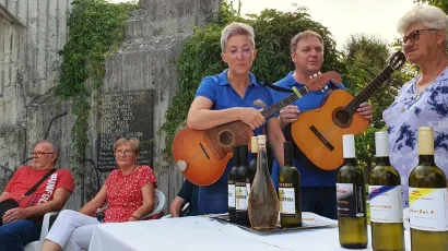 Martinići su pjesmom otvorili poetsku večer; Foto TZ Sjeverna Moslavina