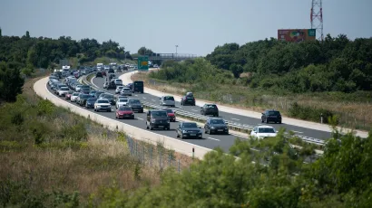 Tokom cijelog jučera&scaron;njeg dana zabilježene su nezapamćene gužve na cestama/
Foto: Luka Gerlanc/CROPIX