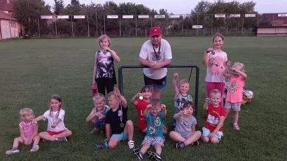 Svi polaznici su dobili medalje, a jo&scaron; će dobiti majice s obilježjima kluba i vizualom "Uđi u igru", koji je dio programa Ministarstva turizma i sporta/Foto: NK Ribar Končanica