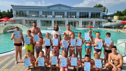 Dio polaznika obuke neplivača s diplomama/ Foto: Grad Daruvar