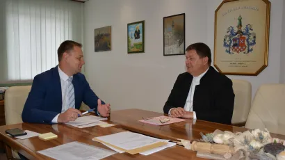 Župan Marko Maru&scaron;ić i biskup msgr. Vjekoslav Huzjak/ Foto: BBŽ