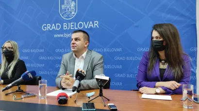 Hrebak je pohvalio svoj radni EU tim naglasiv&scaron;i kako su one ključ uspjeha jer požrtvovno i marljivo rade za svoj grad/Foto: Martina Čapo