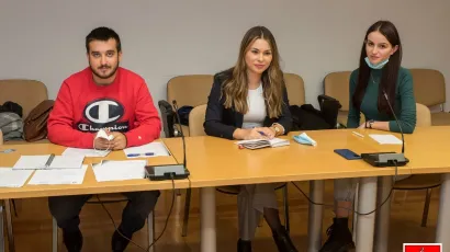 Inicijativu za Pravnu kliniku u Daruvaru pokrenuo je Karlo Horvat, a savjete građanima pružale su i njegove kolegice Klara Mrčela i Nia Novak/ Foto: Grad Daruvar