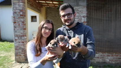 Andrijana Prebeg i Dario Čakarić sa svojim psima/Foto: Pakrački list