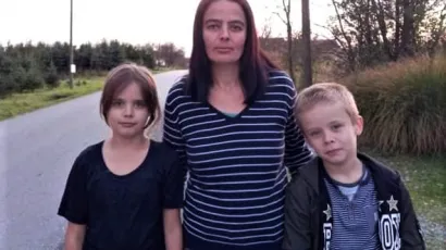 Majka Katarina sa Franom koji je učenik 1. razreda i Ivanom koja ide u treći razred/Foto: Privatni album