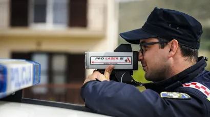 Brzina se mjerila na velikom broju lokacija, u naseljenim mjestima i izvan naselja/Foto: Nik&scaron;a Stipaničev/CROPIX (ilustracija)